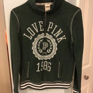 2/20$ Victoria Secret Pink Pull Over!